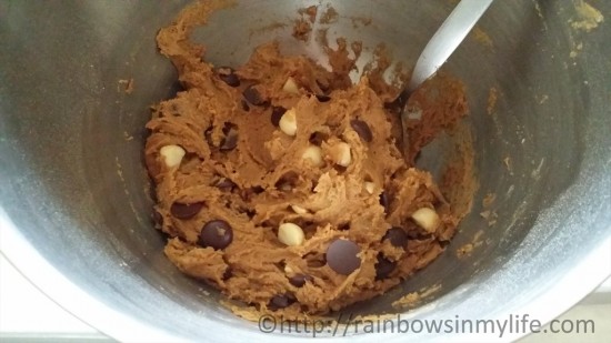 Famous Amos-like Cookies - choco chips and nuts