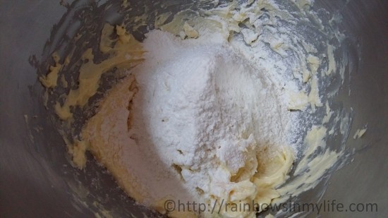Pineapple tart - add flour
