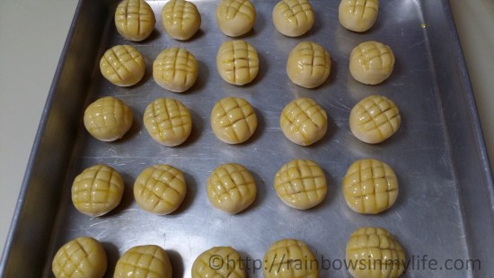 Pineapple tart - shape into balls