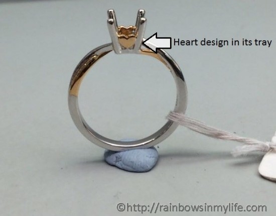 Ring settings - heart design in tray