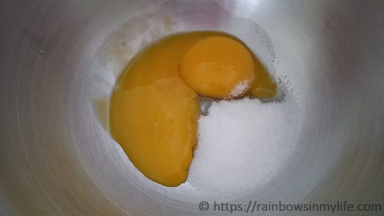 Plain Sponge Cake - yolk and sugar