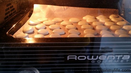 Macarons - failed rowenta B