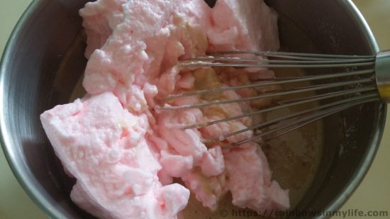 rose-sponge-cake-beat-meringue